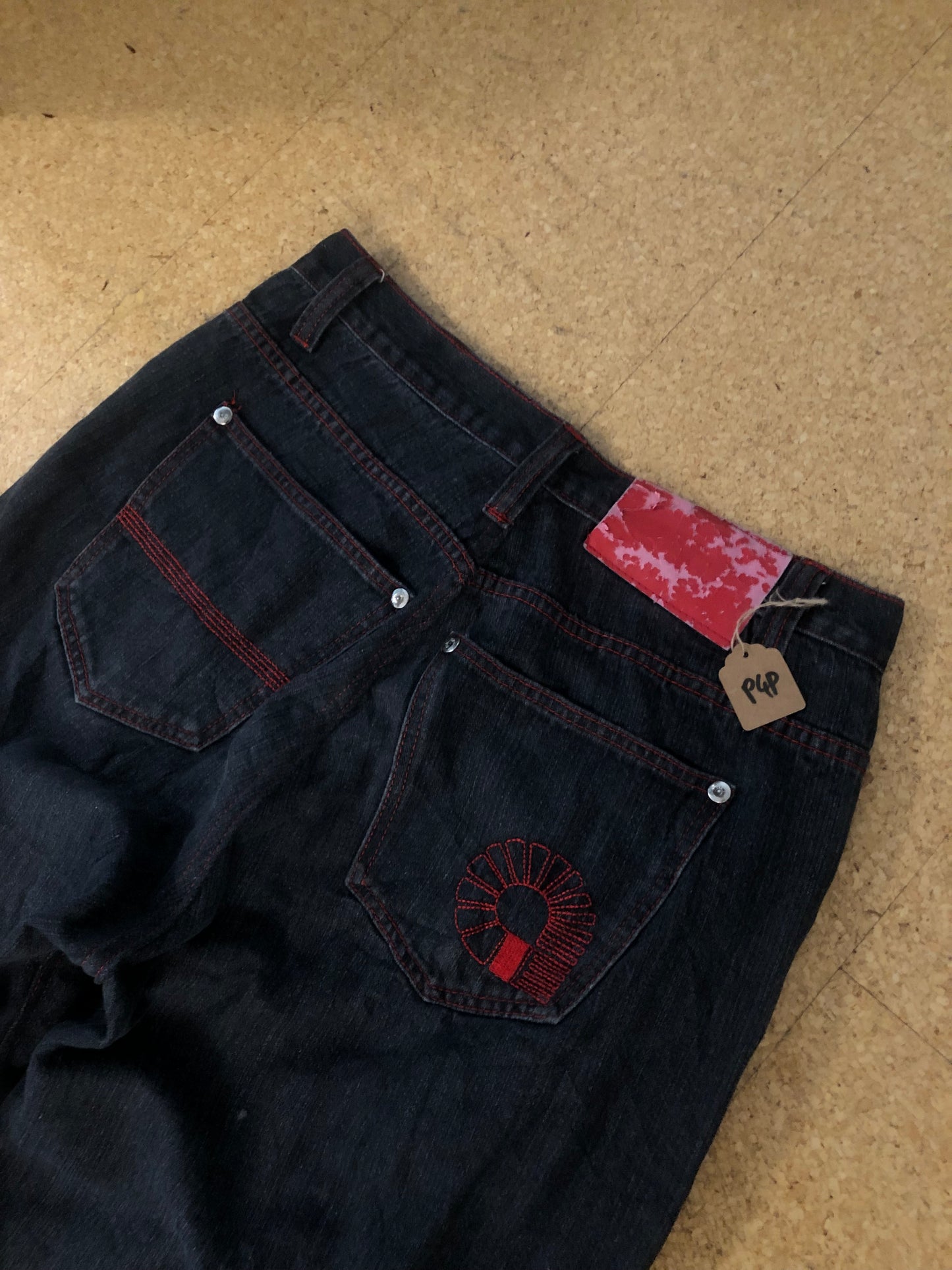 Akademiks vintage baggy jeans (W32)