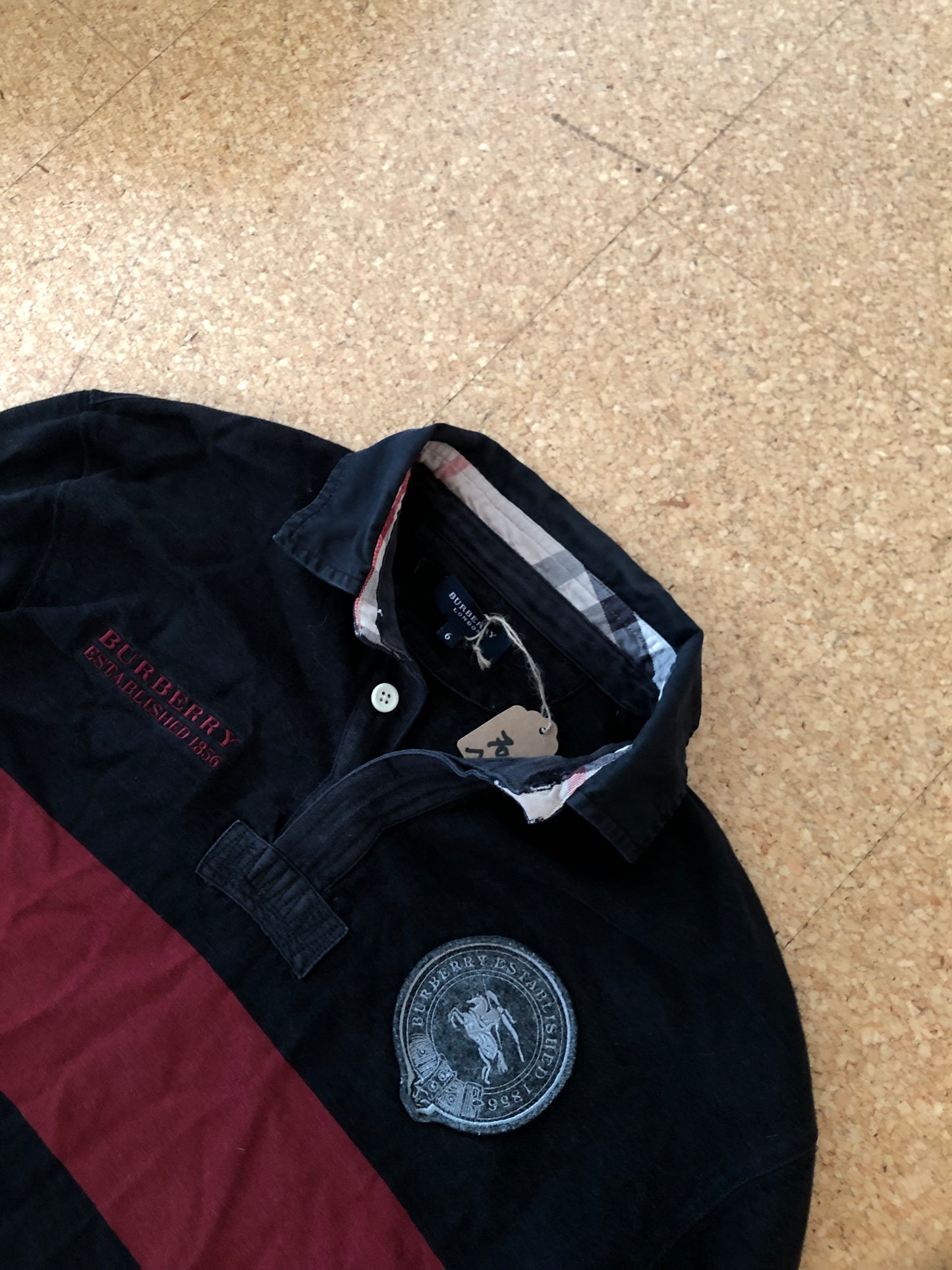 Burberry longsleeve (L)