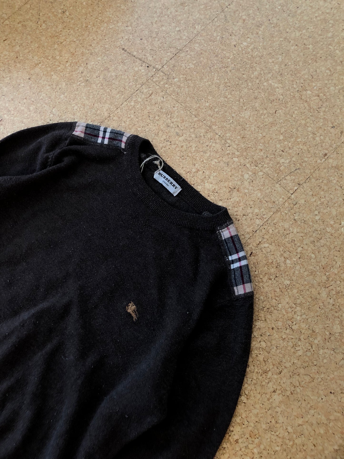 Burberry sweater (S)