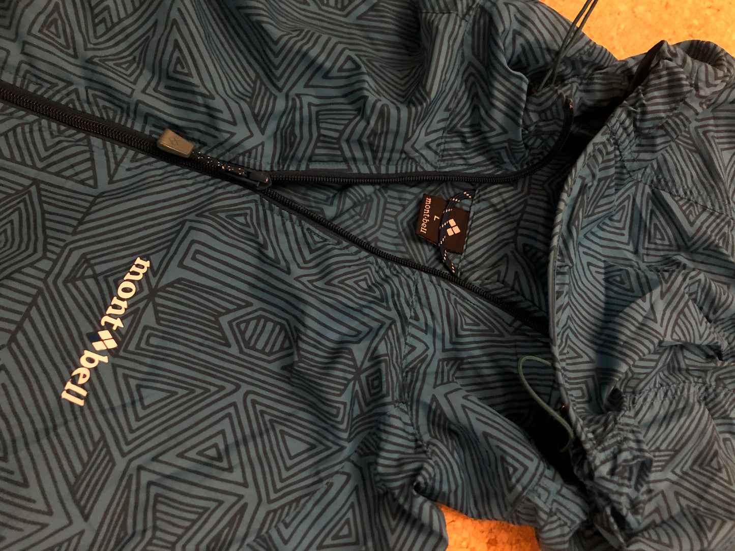 Vintage montbell lightweight jacket (L)
