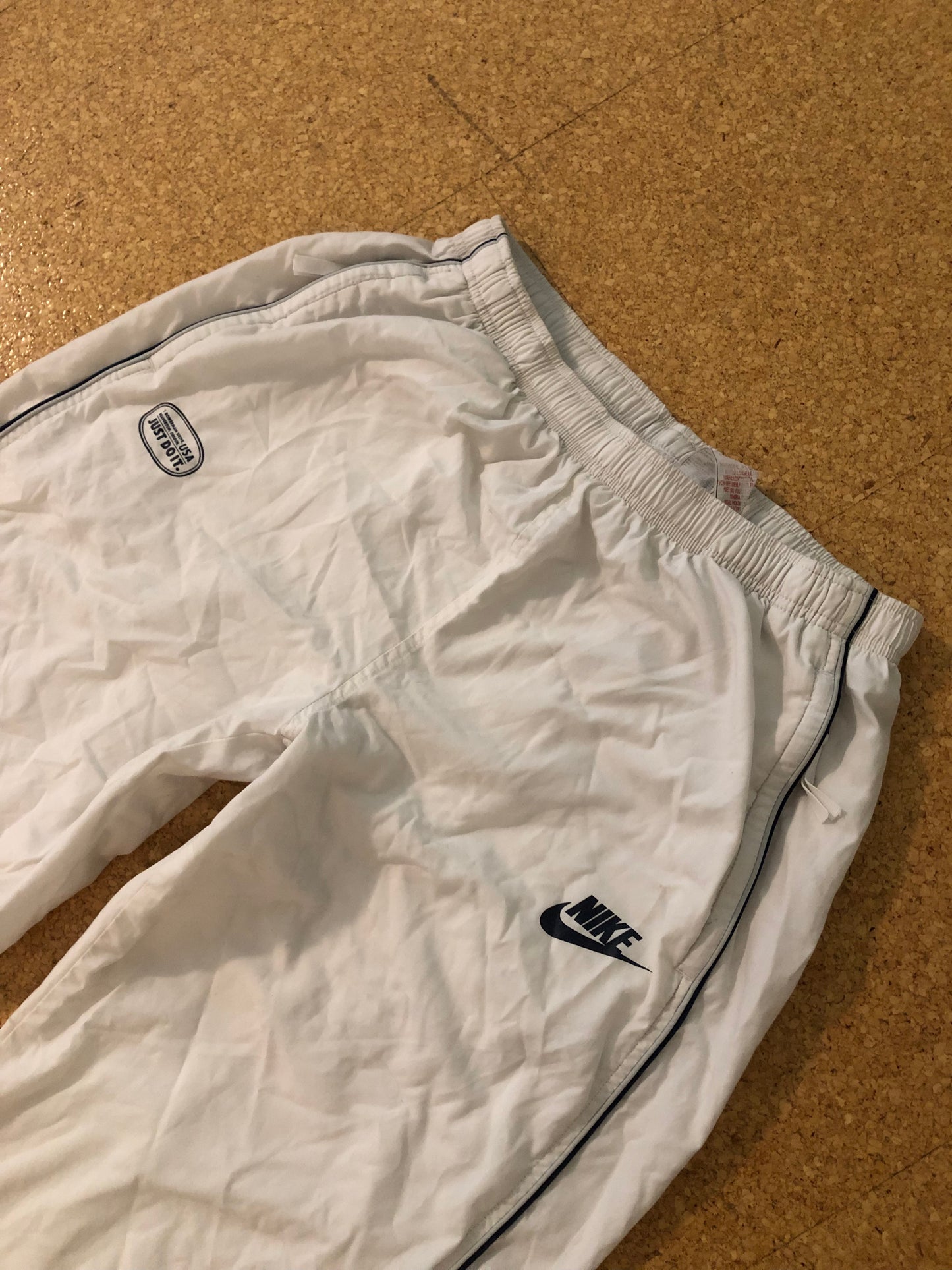 Vintage Nike baggy trackpants (L)