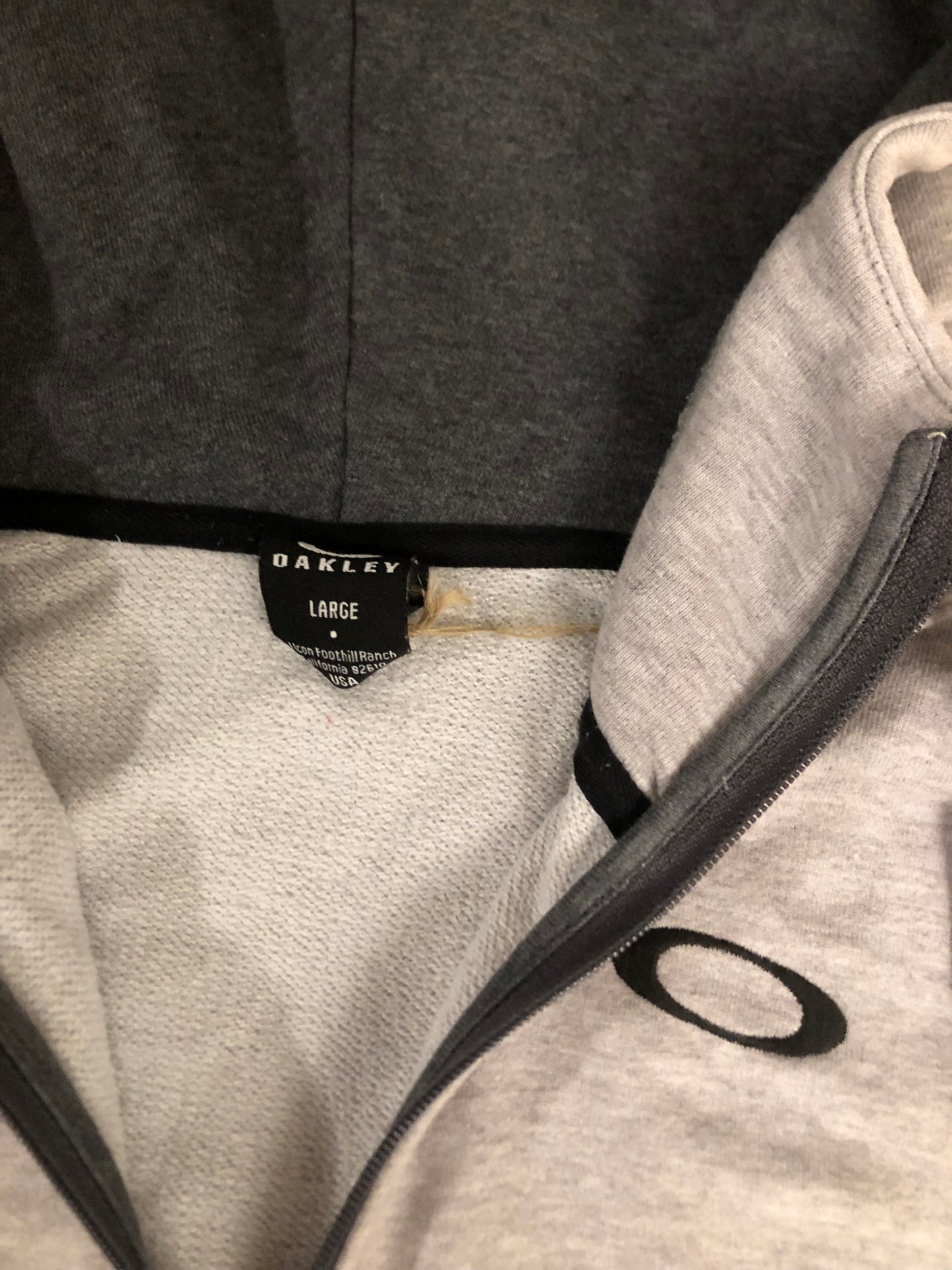 Oakley hoodie (L)