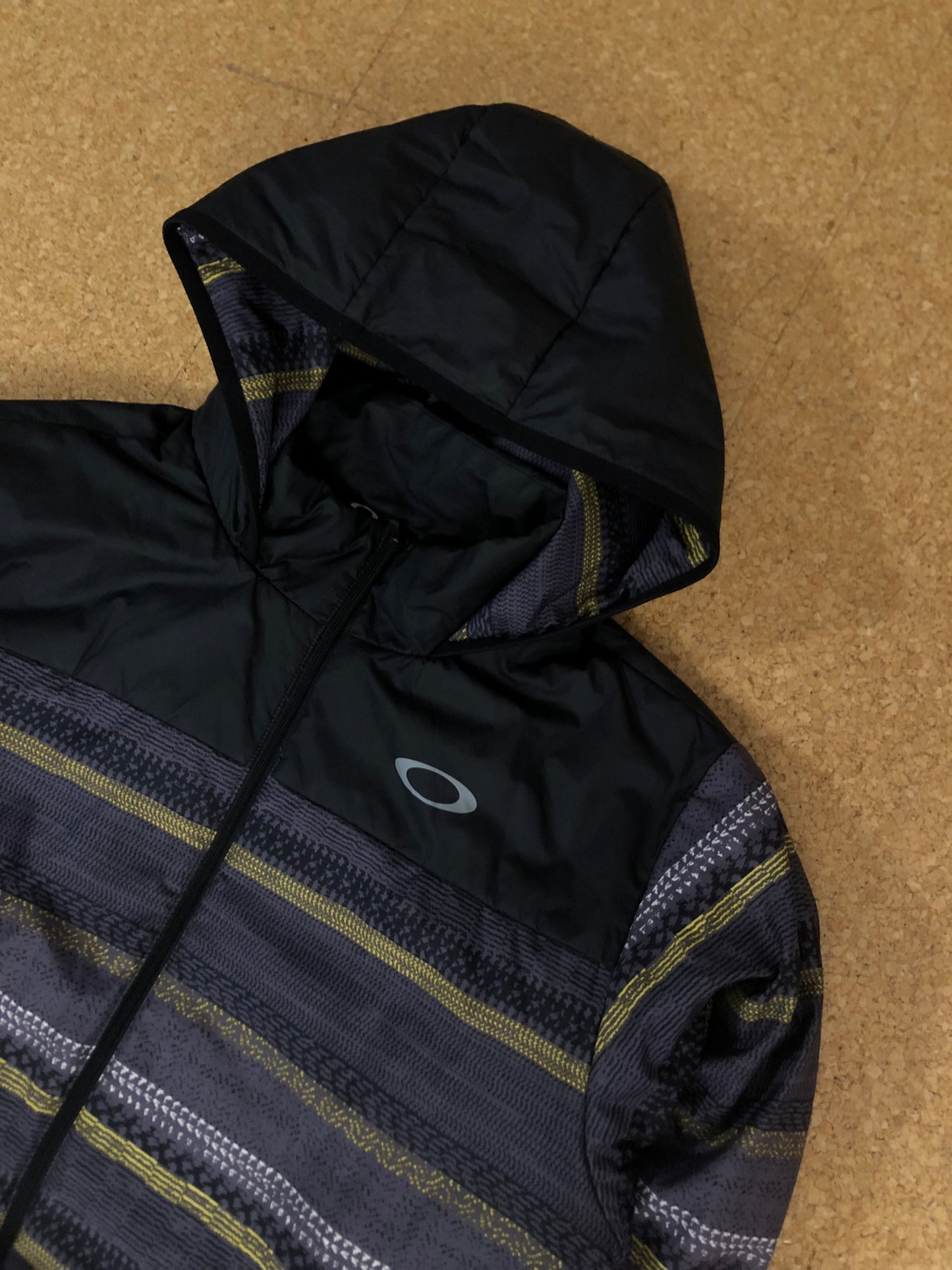 Oakley lightweight jacket (L)