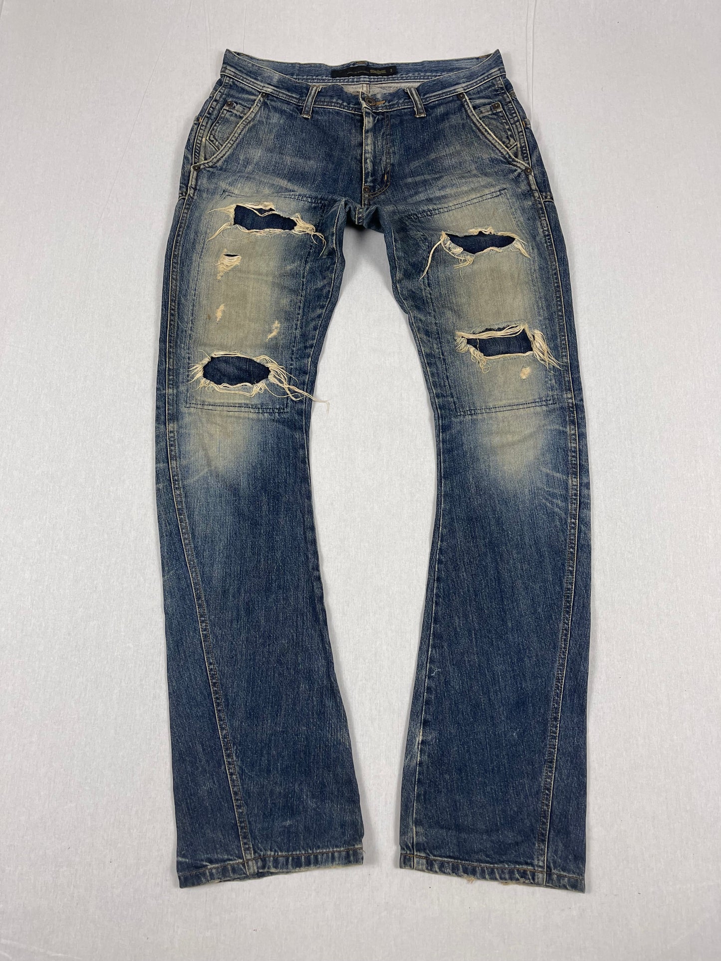 Schlussel distressed denim (W32)
