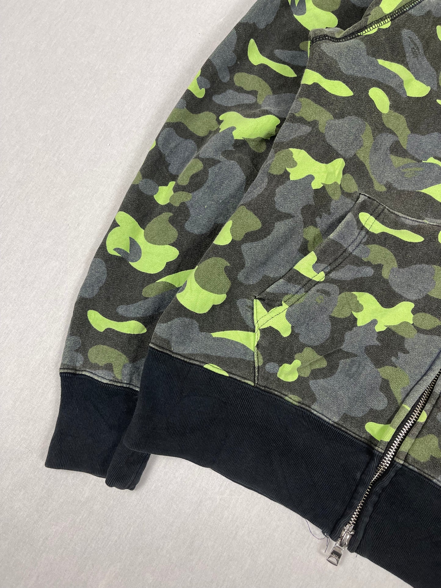 Vintage bape Hoodie (s)