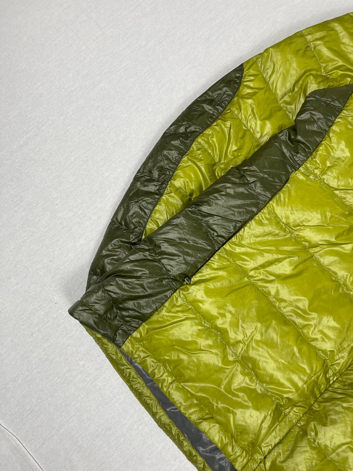 Montbell 2 Tone superior down Puffer (L)