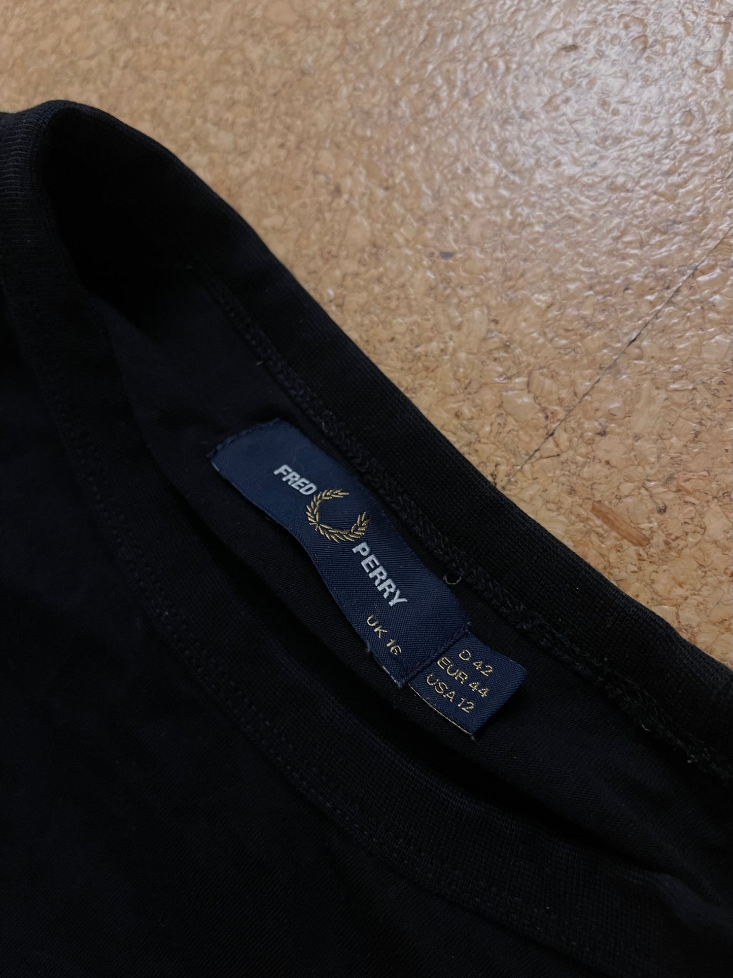 Fred Perry longsleeve (S)