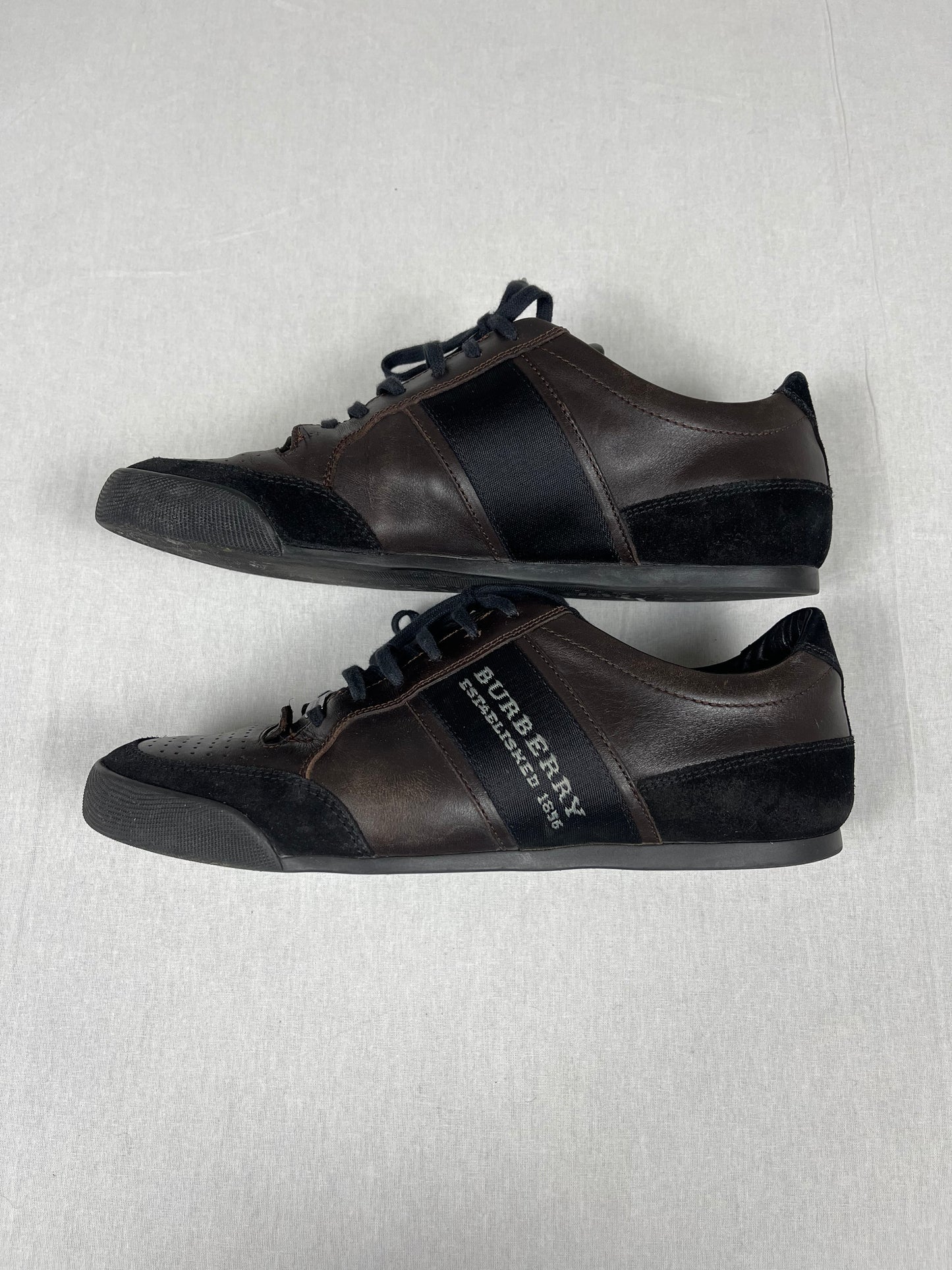 Burberry Shoes (42)