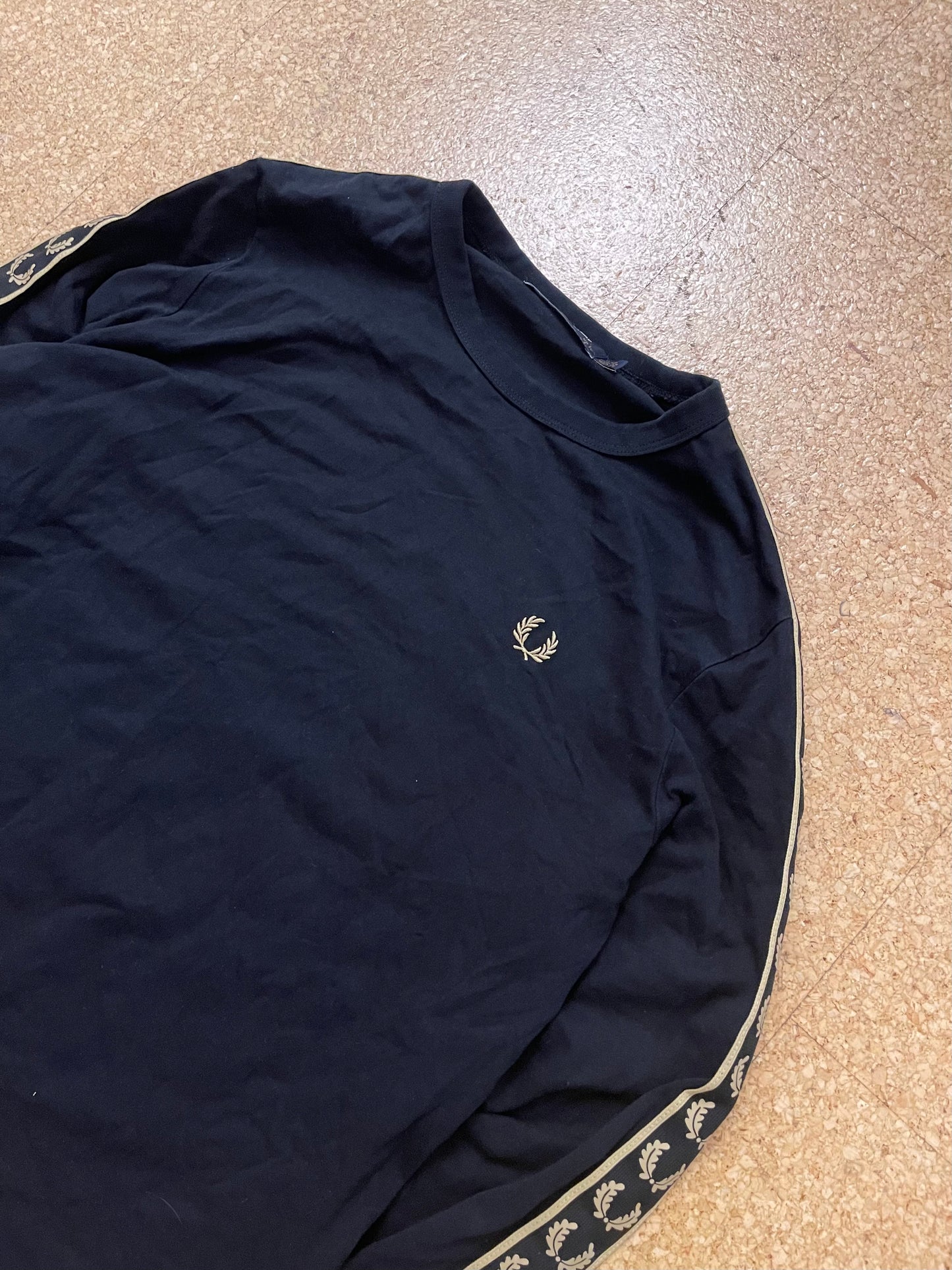 Fred Perry longsleeve (S)