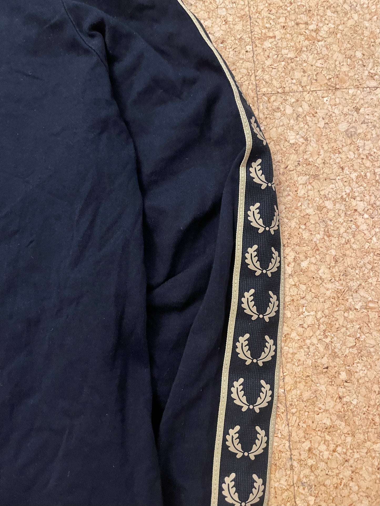 Fred Perry longsleeve (S)
