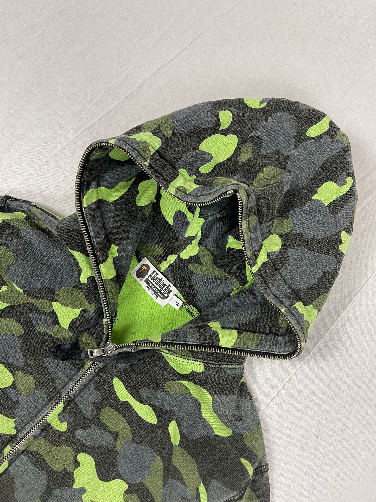 Vintage bape Hoodie (s)