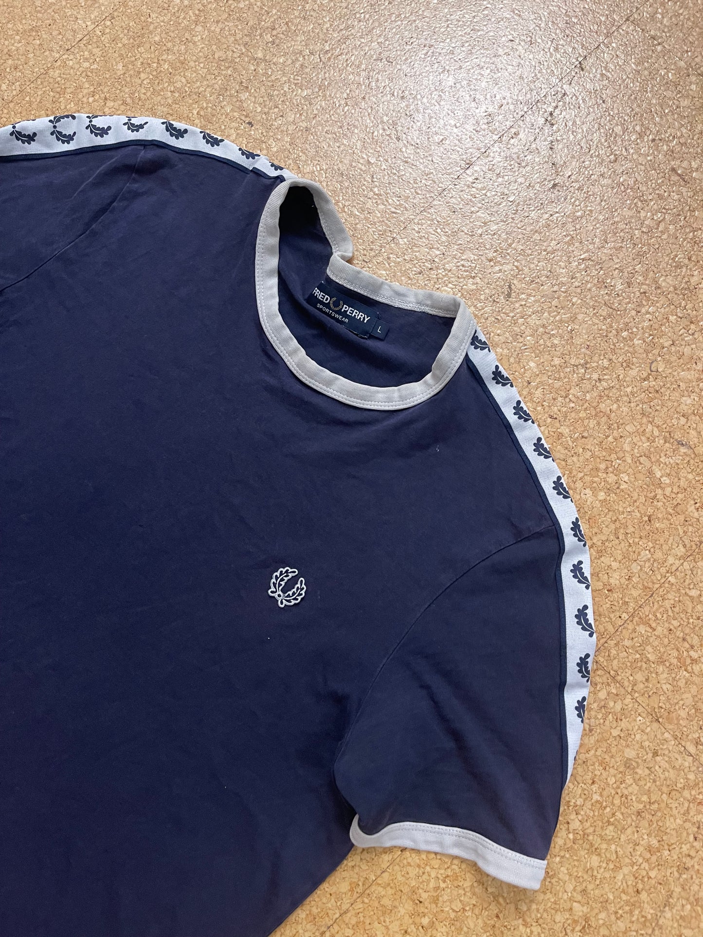 Fred Perry tshirt (L)